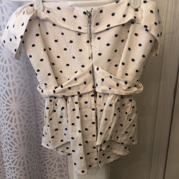 Wayf Way Capri Cut Out Top Size Small - Picture 10 of 11